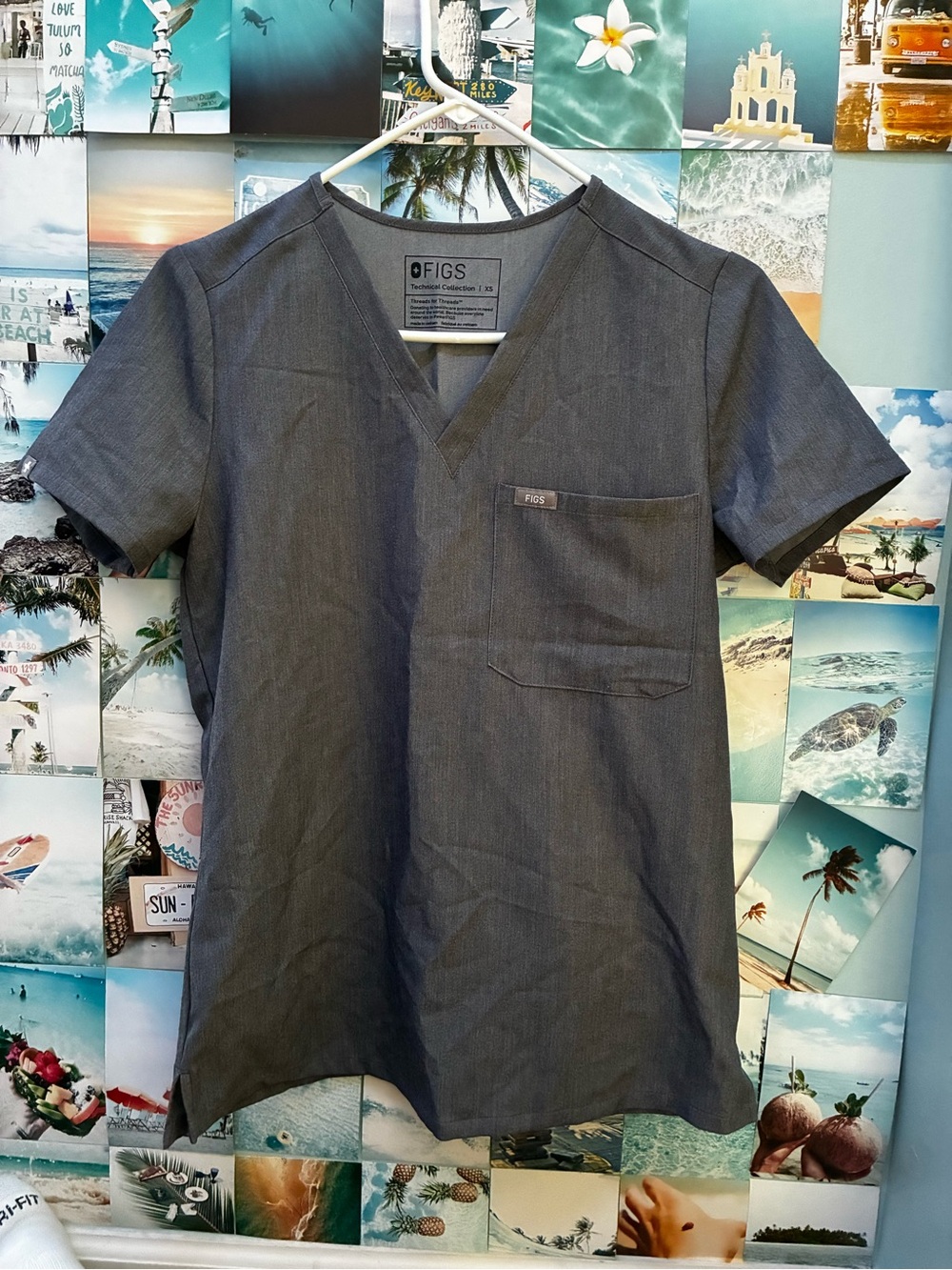 FIGS Women’s Caterina One-Pocket Scrub Top in Heather Charcoal Grey